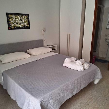 Casa Rosmary Apartment เชฟาลู ภายนอก รูปภาพ