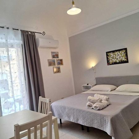 Casa Rosmary Apartment เชฟาลู ภายนอก รูปภาพ