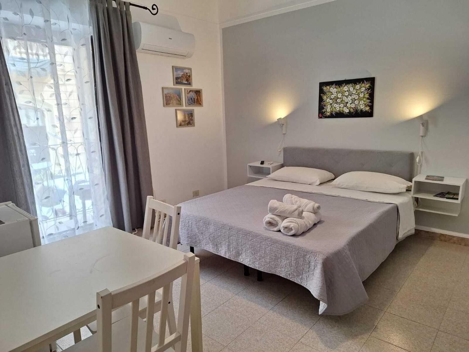Casa Rosmary Apartment เชฟาลู ภายนอก รูปภาพ
